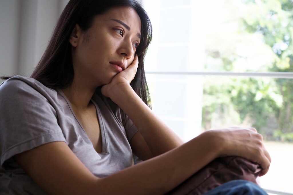Kratom can start out feeling like a “gentler” option. For some people, it helps with pain, energy, mood, or even self-managing opioid withdrawal. But when use becomes frequent or higher-dose, quitting can feel surprisingly intense.

If you are looking for kratom detox in Los Angeles and want a medically safe, more comfortable way through withdrawal, this guide walks you through what kratom detox is, what symptoms can look like, and what professional, medically supervised detox typically involves.

Why “Kratom Detox” Is Different From Quitting Other Substances
Kratom (Mitragyna speciosa) is a plant native to Southeast Asia. Its leaves contain active alkaloids, including mitragynine and 7-hydroxymitragynine, which can produce stimulant-like effects at some doses and opioid-like effects at others. People may use kratom to:

Manage chronic pain
Improve energy and focus
Lift mood or reduce anxiety
Try to ease opioid withdrawal symptoms
Dependence can happen more easily than many people expect, especially when use shifts from occasional to frequent. Common drivers include:

Dosing multiple times per day to maintain effects
Escalating amounts over time as tolerance builds
Using stronger kratom extracts or “shots”
Mixing kratom with other substances (alcohol, benzodiazepines, opioids, stimulants)
The goal of detox is not simply to “get through it.” A safe kratom detox is about stabilizing your body and brain while managing withdrawal symptoms in a monitored setting. That includes supporting sleep, mood, hydration, and safety, plus creating a plan for what comes next (residential rehab, outpatient care, therapy, and dual diagnosis support when needed).

This article focuses on what medically supervised kratom detox in Los Angeles can look like, and how to tell when professional support may be the safer choice. If you're looking for substance detox options in Los Angeles or want to find the best detox centers near you, there are numerous resources available to assist you in this challenging journey.

Understanding Kratom Dependence: Leaf vs. Extracts and How Tolerance Builds
Kratom comes in several forms. The form matters because it can change potency and withdrawal intensity.

Common kratom forms include:

Powder, often mixed into drinks
Capsules, which can make higher daily amounts easier to take
Tea, sometimes perceived as “milder”
Concentrates and extracts (shots, tinctures, resins, enhanced powders)
Extracts tend to increase risk because they can deliver more concentrated alkaloids in smaller volumes. That often leads to faster tolerance, stronger cravings, and more uncomfortable withdrawal.

Tolerance and dependence in real life can look like:

Needing more kratom to get the same effect
Taking it just to feel “normal”
Dosing to avoid withdrawal symptoms rather than to feel better
Feeling anxious about running out or being unable to dose
Patterns that often increase withdrawal severity include daily use, multiple doses per day, long duration of use, high-potency products, and combining kratom with alcohol, benzodiazepines, opioids, or stimulants.

Withdrawal intensity varies widely from person to person, and your overall health, sleep, stress level, mental health history, and other medications can all affect how detox feels.

Kratom Withdrawal Symptoms (What You Might Feel and Why It Happens)
Kratom withdrawal happens because the brain and body adapt to regular kratom exposure. When use stops, your system has to recalibrate, and that can create a mix of physical and emotional symptoms.

Common kratom withdrawal symptoms include:

Anxiety, irritability, agitation
Restlessness and “can’t sit still” discomfort
Insomnia or broken sleep
Sweating, chills, temperature swings
Nausea, vomiting
Diarrhea, stomach cramping
Body aches, muscle pain, joint discomfort
Runny nose, watery eyes
Fatigue and low energy
Cravings and strong urges to use
Mood and cognitive symptoms can include:

Low motivation
Depressed mood
Emotional sensitivity
Difficulty concentrating or feeling mentally “foggy”
A high-level timeline (with a big asterisk)
Many people feel symptoms start within the first day after last use, with discomfort often peaking in the first several days and then gradually improving. That said, timelines are highly variable. Heavy daily use and extracts can sometimes intensify symptoms and extend the period of insomnia, anxiety, and low mood.

When withdrawal can become risky
Kratom withdrawal is not only about discomfort. It can become medically or emotionally risky when symptoms lead to dehydration, panic, worsening depression, suicidal thoughts, or a relapse cycle that includes other substances.

Professional monitoring helps reduce these risks and can make withdrawal more tolerable, especially when sleep and anxiety feel unmanageable.

When At-Home Detox Isn’t Enough (And What “Medical Detox” Really Means)
Some people can taper and stop with outpatient support. Others try to quit at home and find that symptoms quickly overwhelm daily life. At-home detox challenges such as severe insomnia spiraling into anxiety, dehydration from vomiting or diarrhea, cravings leading to repeated “quit and restart” cycles, or needing to work while impaired by withdrawal are common.

In such cases, seeking professional help is crucial. Medical detox, unlike at-home detox, provides structured and clinically monitored stabilization which is particularly important if kratom has been combined with other substances like alcohol or opioids. This type of detox includes 24/7 clinical oversight, vitals and symptom monitoring, hydration and nutrition support, sleep stabilization support, medication for symptom relief when clinically appropriate, and emotional support with real-time adjustments as symptoms change.

Consider professional help if:
You use kratom extracts or shots daily
You have tried to quit and could not stay stopped
Withdrawal triggers severe insomnia, panic, or depression
You have co-occurring anxiety, depression, or trauma symptoms
You have a history of withdrawal complications or unsafe relapse patterns
Your home environment makes it hard to rest, hydrate, or stay safe
Our Approach to Kratom Detox in Los Angeles at CNV Detox
We are an accredited and licensed drug and alcohol detoxification and residential rehabilitation center in Los Angeles, CA. We provide medically supervised detox in a safe, comfortable environment, with compassionate care and zero judgment.

Detox is a medical process. We treat it that way.

Intake and assessment
We start with a thorough assessment so we understand what your body is actually withdrawing from and what you need to stabilize safely. This often includes:

Kratom use history (type, dose, frequency, duration)
Whether you are using leaf, capsules, or extracts
Time of last use and current symptoms
Medical and psychiatric screening
Medication review and potential interactions
Lab work as needed
A personalized stabilization plan
From there, we build a plan centered on symptom relief and stability. This may include:

Support for sleep and circadian rhythm
Anxiety and restlessness support
Hydration, nutrition, and electrolyte balance
Ongoing clinical check-ins and adjustments
We prioritize confidentiality, dignity, and comfort throughout the process. You do not need to prove anything here. You just need support that works.

If you find yourself in any of the aforementioned situations, consider our inpatient addiction treatment that focuses on providing a safe environment for recovery. Our inpatient drug rehab program is designed to cater to your specific needs while ensuring comfort during the detox process.

Remember, understanding whether you need detox before rehab is crucial. Here are some questions to determine your need for detox.

What the Detox Process Typically Looks Like (Step-by-Step)
Every detox is individualized, but most kratom detox stays follow a general pattern. We adjust pacing based on your symptoms, response, and any co-occurring health concerns.

Day 1: Stabilization and a clear plan
Full evaluation and symptom review
Comfort measures and hydration support
Planning for sleep and nighttime symptoms
Setting goals and discussing next steps early, so you are not left guessing
Days 2–4: Peak symptom support
This is often when restlessness, GI symptoms, anxiety, insomnia, and cravings feel strongest.

Continued monitoring of vitals and withdrawal symptoms
Ongoing hydration and nutrition support
Clinical adjustments based on how your body responds
Support for restlessness, mood swings, and cravings
Days 5–7 (varies): Symptoms begin tapering and routine returns
As symptoms start to ease, we focus on stabilization you can carry forward:

Rebuilding daily structure and sleep consistency
Counseling touchpoints and relapse risk planning
Coordinating the next level of care, if needed
Transition planning is part of detox
Detox is not the finish line. Before discharge, we help you plan what comes next, which may include residential rehab, outpatient care, therapy, support groups, and relapse prevention planning.

Comfort and Safety Supports We Use During Kratom Detox
Kratom withdrawal can be physically exhausting and emotionally discouraging. Comfort matters because suffering often increases relapse risk.

During detox, we use supportive care categories designed to reduce distress while keeping safety at the center. Depending on your needs, this can include:

Sleep support to help stabilize rest and reduce nighttime anxiety
Nausea and GI relief to reduce vomiting, diarrhea, and cramping
Hydration and electrolyte support to protect energy, mood, and physical stability
Body-ache and pain support for muscle and joint discomfort
Anxiety support through monitoring, structured care, and clinically appropriate interventions
Craving coping strategies and real-time coaching when urges spike
We also monitor key stability markers such as vitals, sleep quality, mood, hydration status, and overall functioning with regular clinical check-ins to catch complications early.

A structured environment helps reduce triggers creates predictable routines gives you immediate access to support when symptoms surge. Our care is trauma-informed, respectful grounded in the reality that withdrawal is hard but it can be survivable treatable with the right help.

For more detailed information about the kratom detox process including its benefits like alleviating withdrawal symptoms, please refer to the provided resource.

Dual Diagnosis: Detoxing From Kratom While Addressing Anxiety, Depression, or Trauma
Many people who use kratom are not “chasing a high.” They are trying to cope. Kratom use often overlaps with:

Anxiety and chronic stress
Depression or low motivation
Trauma symptoms, including hypervigilance and sleep disruption
Rebound anxiety and mood crashes as kratom wears off
We offer dual diagnosis support because detoxing without addressing mental health often leaves the main relapse driver untouched. This approach allows us to simultaneously tackle substance use and underlying mental health issues, which is crucial for successful recovery.

How we help during and after detox
We screen for anxiety, depression, PTSD, and other mental health concerns, then coordinate a plan that continues after detox. That may include therapy such as CBT therapy, psychiatric support when appropriate, and a step-down plan that supports stability in the real world.

Treating both substance use and mental health together improves outcomes because it reduces the likelihood that anxiety, insomnia, or depression will push you back toward kratom.

Detox Is the First Step—What Comes Next for Long-Term Recovery
Detox and treatment are not the same thing.

Detox helps your body safely withdraw and stabilizes acute symptoms. This can be achieved through our medical detox program.
Rehab and ongoing care help you change patterns, build coping skills, and prevent relapse.
Recovery building blocks often include:

Individual therapy to understand triggers and build healthier responses
Group therapy for connection, accountability, and skills practice
Relapse prevention planning and craving management
Stress management, emotional regulation, and routine building
Sleep, nutrition, and movement habits that support mood stability
For people with heavy use, a history of relapse, extract dependence, or unstable home environments, residential rehab after detox can provide the time and structure needed to build real traction. In Los Angeles, long-term recovery can also be supported through outpatient therapy, recovery communities like California alcohol detox, ongoing mental health care. What matters most is having a plan that fits your needs and is realistic to maintain.

Incorporating elements from this comprehensive guide on dual diagnosis could further enhance understanding of how intertwined mental health issues are with substance use disorders like kratom addiction.

Choosing a Kratom Detox Center in Los Angeles: What to Look For
When you're evaluating potential detox centers, it's crucial to keep certain standards in mind:

Licensing and accreditation: This is non-negotiable. Ensure the center you choose is properly licensed and accredited.
24/7 medical supervision: This is particularly important if you have been using extracts or multiple substances.
Ability to manage co-occurring conditions: Look for a center that can address issues such as anxiety, depression, trauma, and sleep disorders.
Comfort and privacy: Detox is challenging enough without added stress. A comfortable and private environment can make a significant difference.
Continuity of care: The ideal center should offer not just detox but also residential rehab options and dual diagnosis support.
It's also reasonable to ask direct questions such as:

Who is on-site overnight?
How do you monitor withdrawal symptoms?
How do you support sleep and hydration?
What is the plan after detox?
Can you support dual diagnosis needs?
Getting Started With Kratom Detox at CNV Detox
You don't have to face kratom withdrawal alone. Professional relief is available, and a medically supervised detox can help you navigate the toughest days more safely and with more support.

At CNV Detox, we provide comprehensive addiction treatments in Los Angeles, including heroin detox and same-day detox. Our team is equipped to handle various addiction types, ensuring that each patient receives the tailored care they need.

We understand that every individual's journey is unique. Therefore, we take the time to thoroughly discuss your kratom use, current symptoms, and any mental health needs during our initial conversation. This helps us schedule an assessment and plan a medically supervised kratom detox in Los Angeles that includes residential rehab and dual diagnosis support if necessary.

Kratom Detox in Los Angeles 
